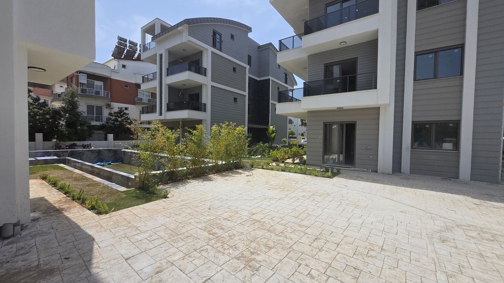 Property photo 3 of 13 Smart-Home Properties For Sale In Belek - Pool And Terrace