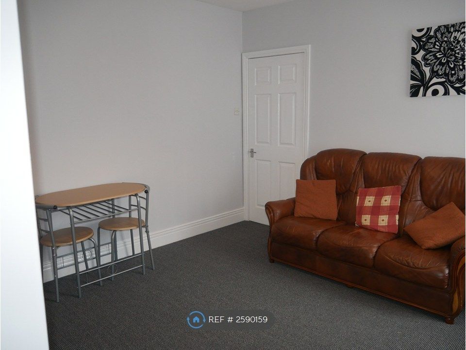 Property photo 2 of 16 Living Room