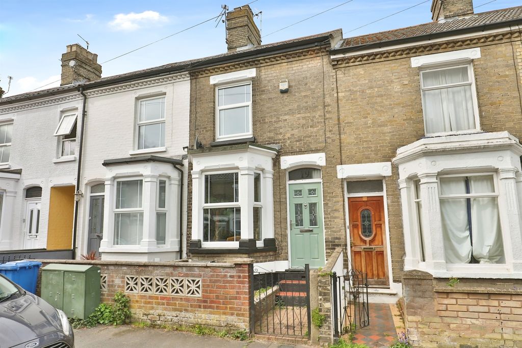 Property photo 1 of 18