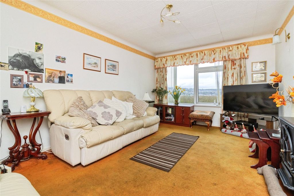 Property photo 2 of 16 Picture No. 10