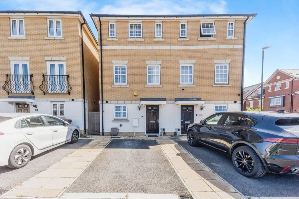 Property photo 1 of 30
