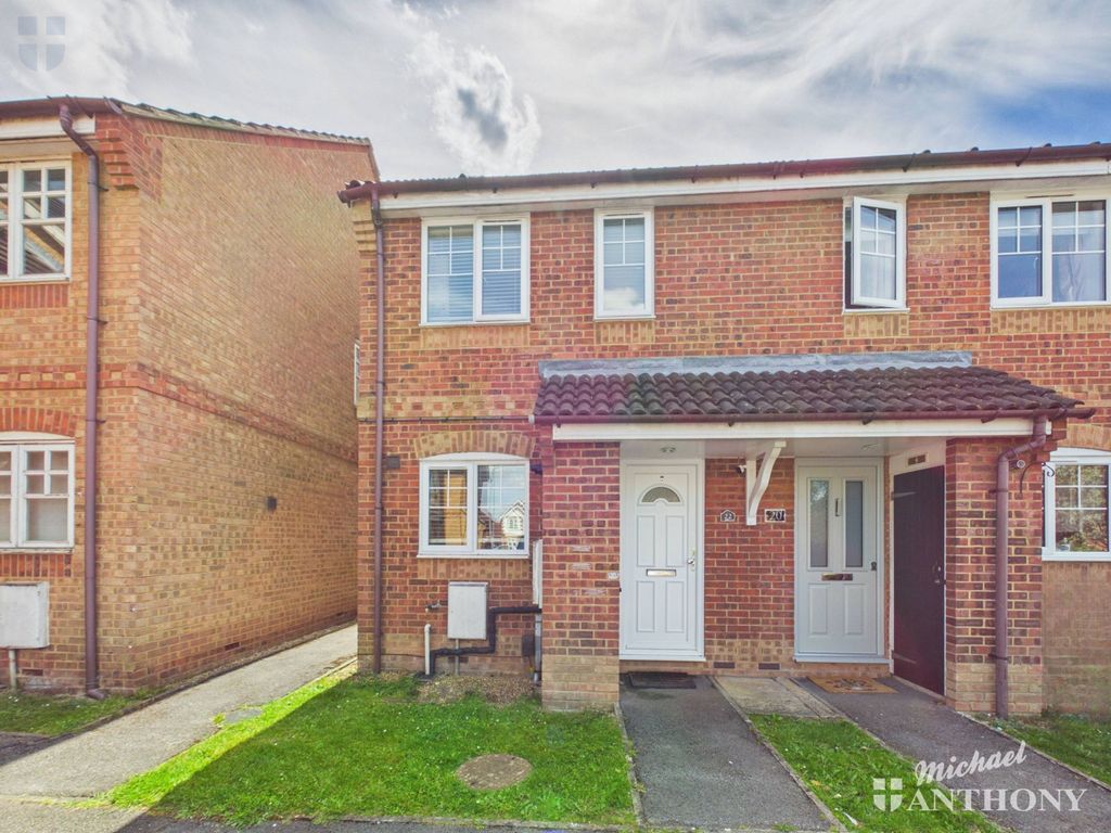 Property photo 1 of 11 Cam03852G0-Pr0704-Still023