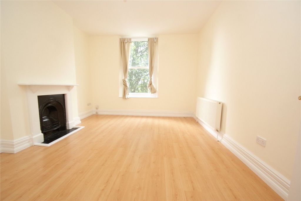 Property photo 3 of 8 Picture No. 09