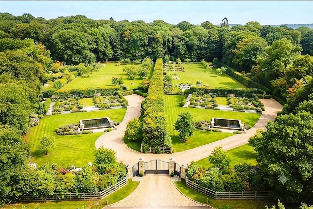 Property photo 1 of 21 Estate Elegancy Perfectly Composed