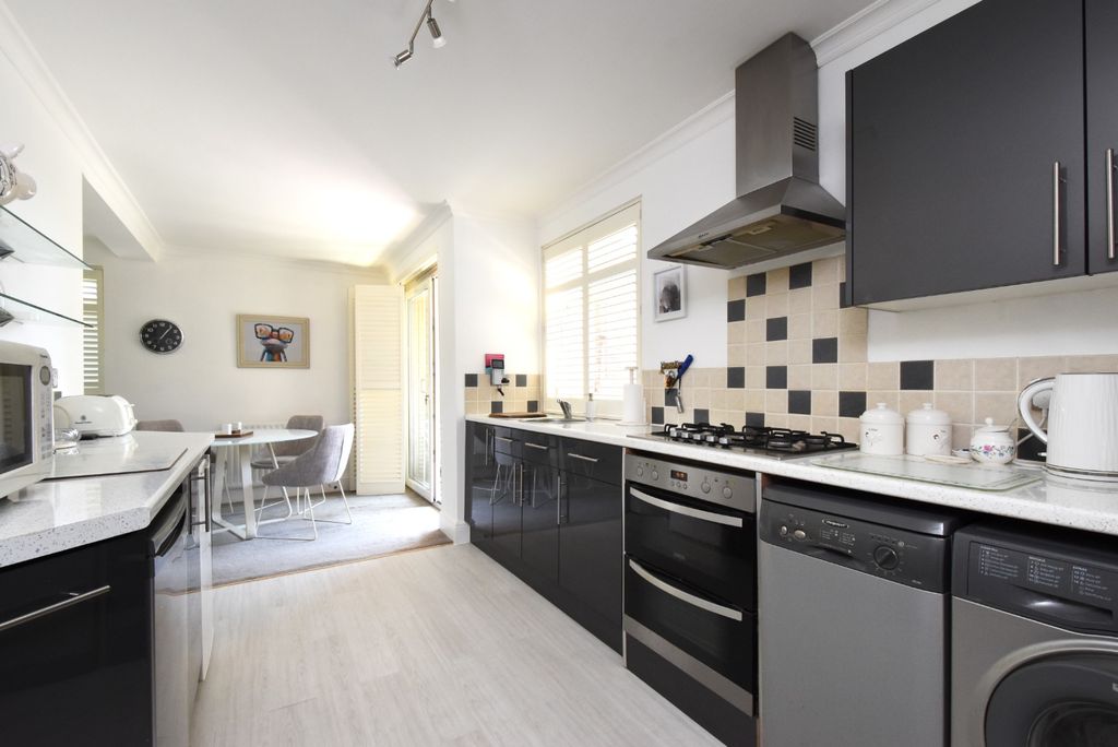 Property photo 2 of 11 5199662