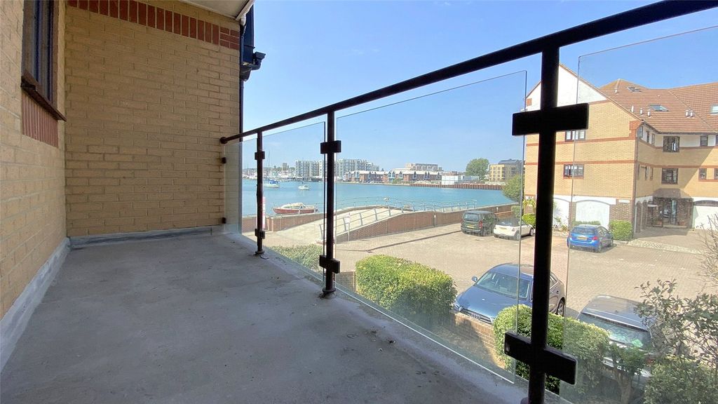 Property photo 2 of 17 Picture No. 22