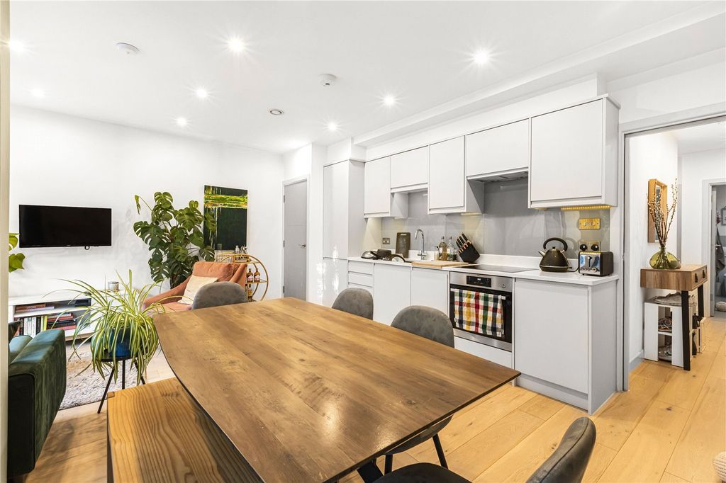 Property photo 2 of 17 Reception Room