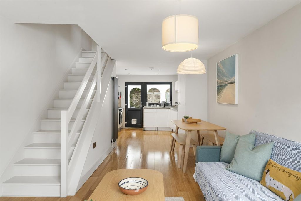 Property photo 2 of 22