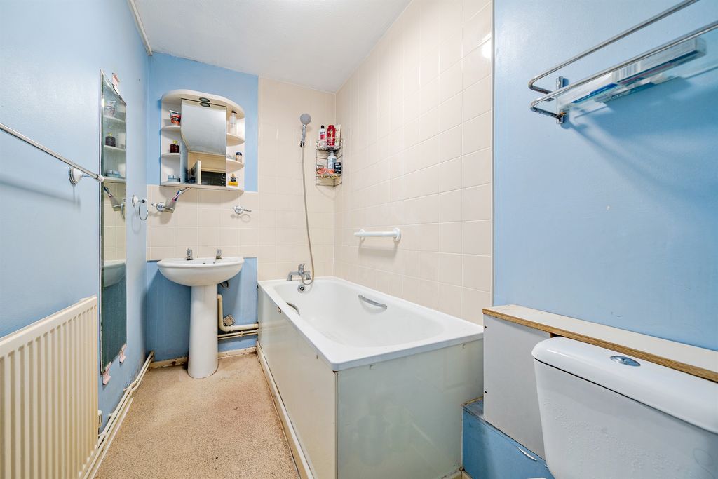 Property photo 3 of 15