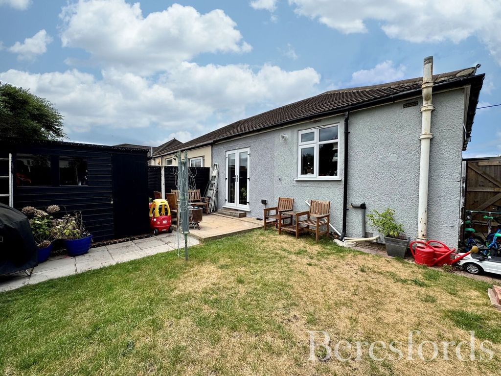 Property photo 2 of 16 Picture No. 23