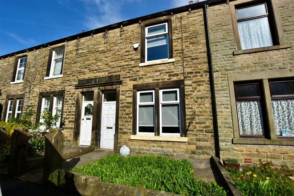 Property photo 1 of 10 Front