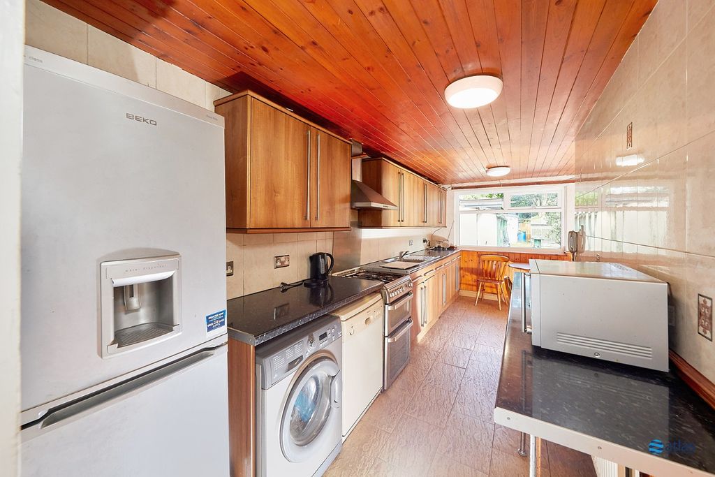 Property photo 2 of 15 Kitchen