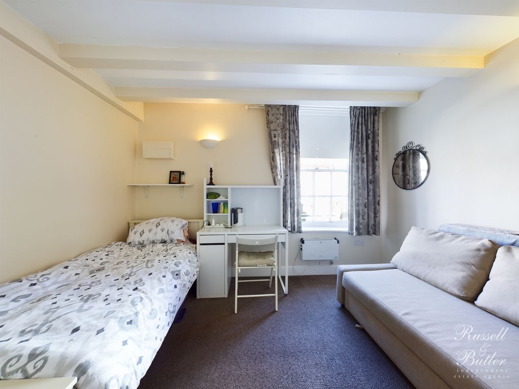 Property photo 3 of 7 Cam00829P1-Pr0251-Still04