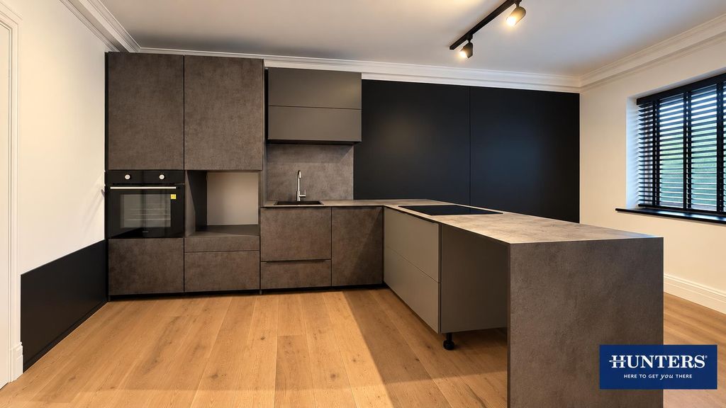 Property photo 1 of 9 Kitchen