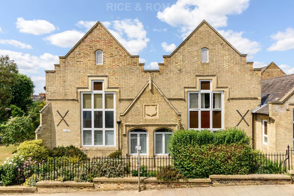 Property photo 1 of 11