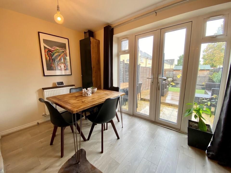 Property photo 3 of 10 Dining Area