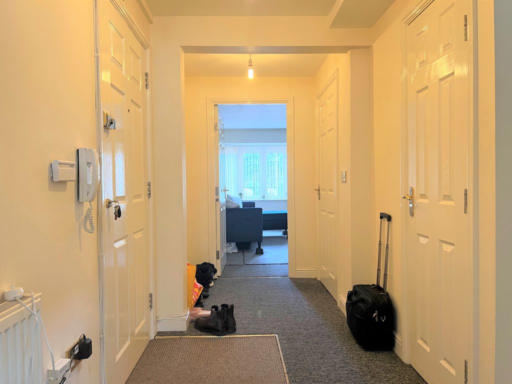 Property photo 3 of 12