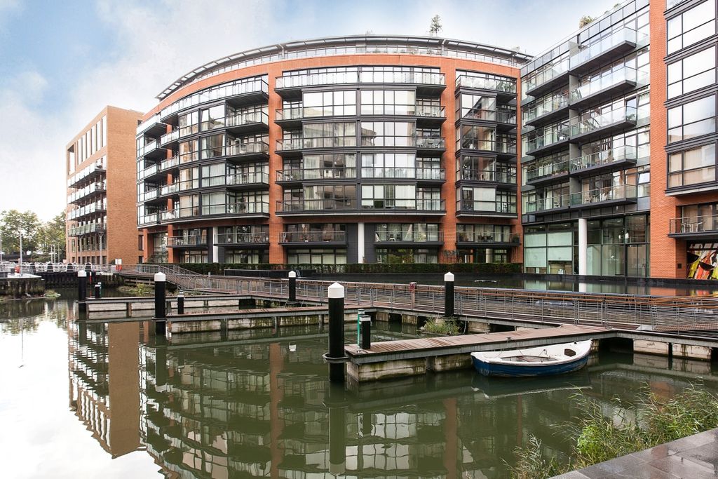 Property photo 3 of 12 External