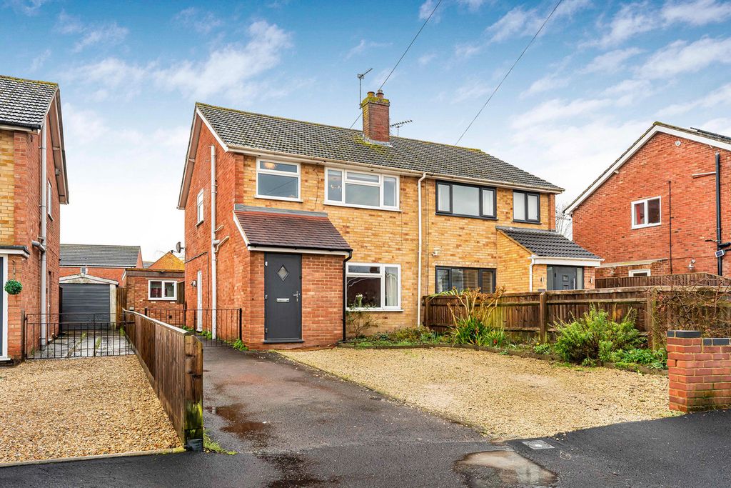 Property photo 1 of 27