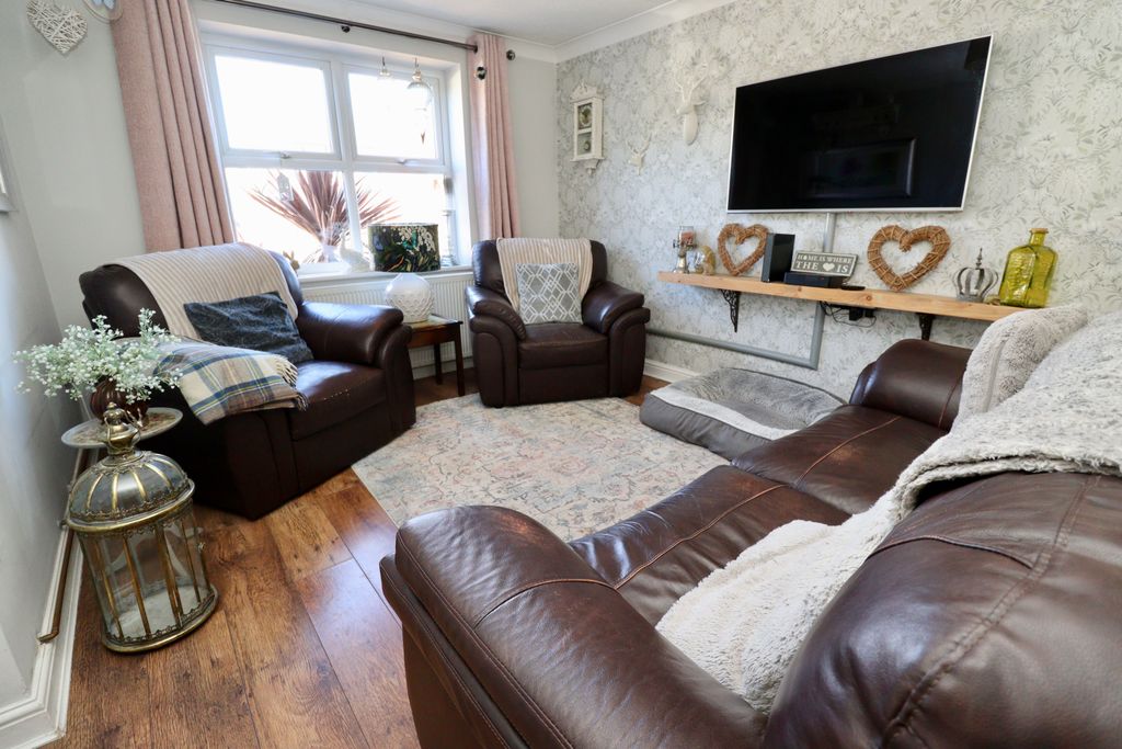 Property photo 3 of 13 Img_2005