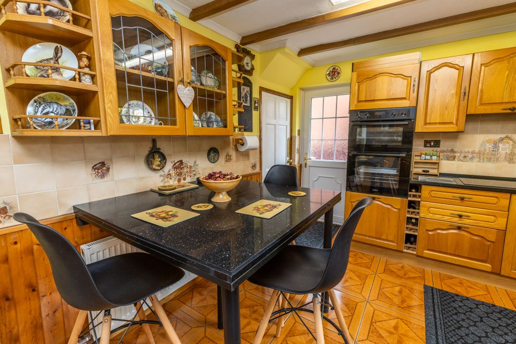 Property photo 2 of 18 13