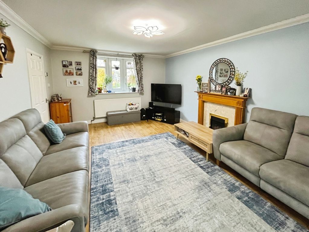 Property photo 2 of 15 Lounge