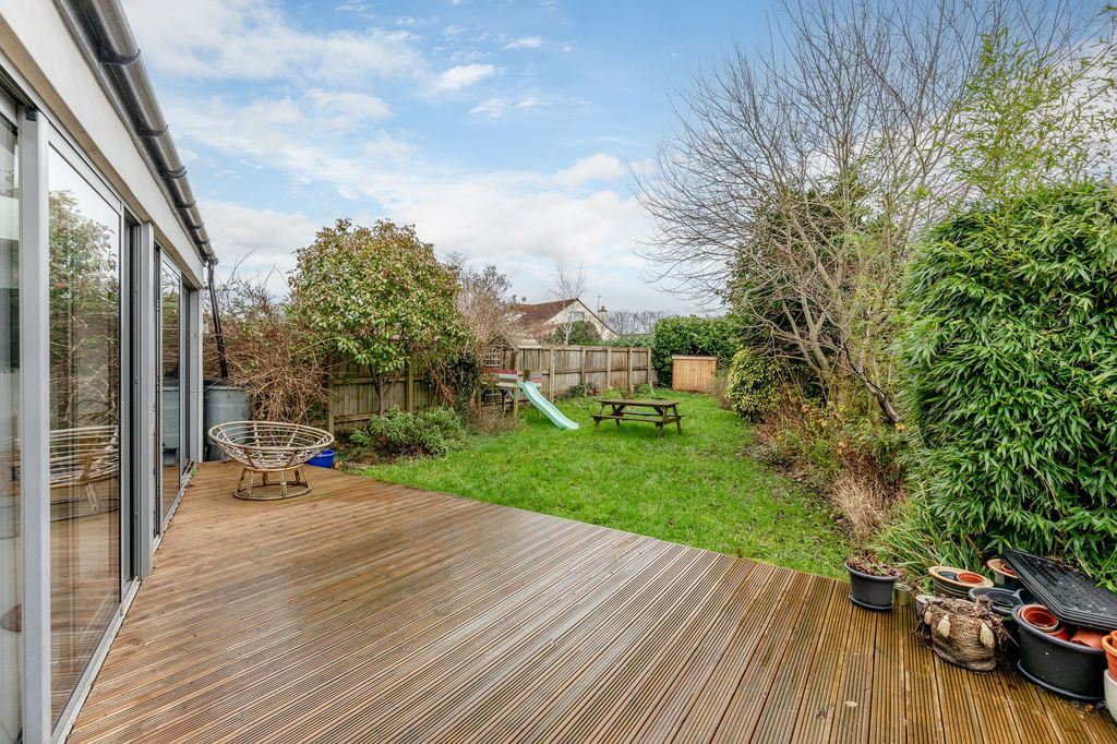 Property photo 3 of 19 Garden