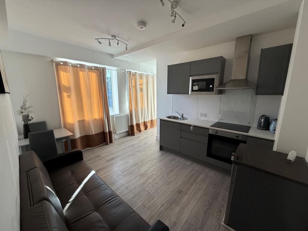 Property photo 2 of 7 Kitchen Flat 1