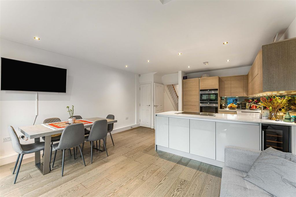 Property photo 3 of 29 3