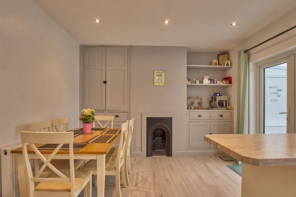 Property photo 3 of 12 Dining Area