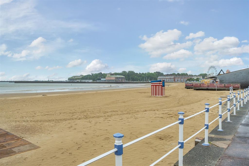 Property photo 3 of 6 Nearby Weymouth Beach