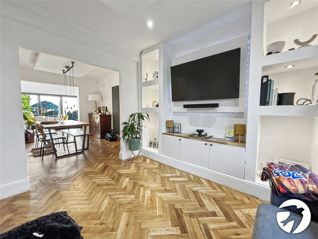 Property photo 3 of 32 Picture No. 27