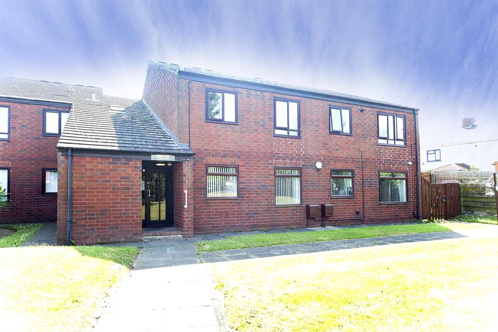 Property photo 1 of 17