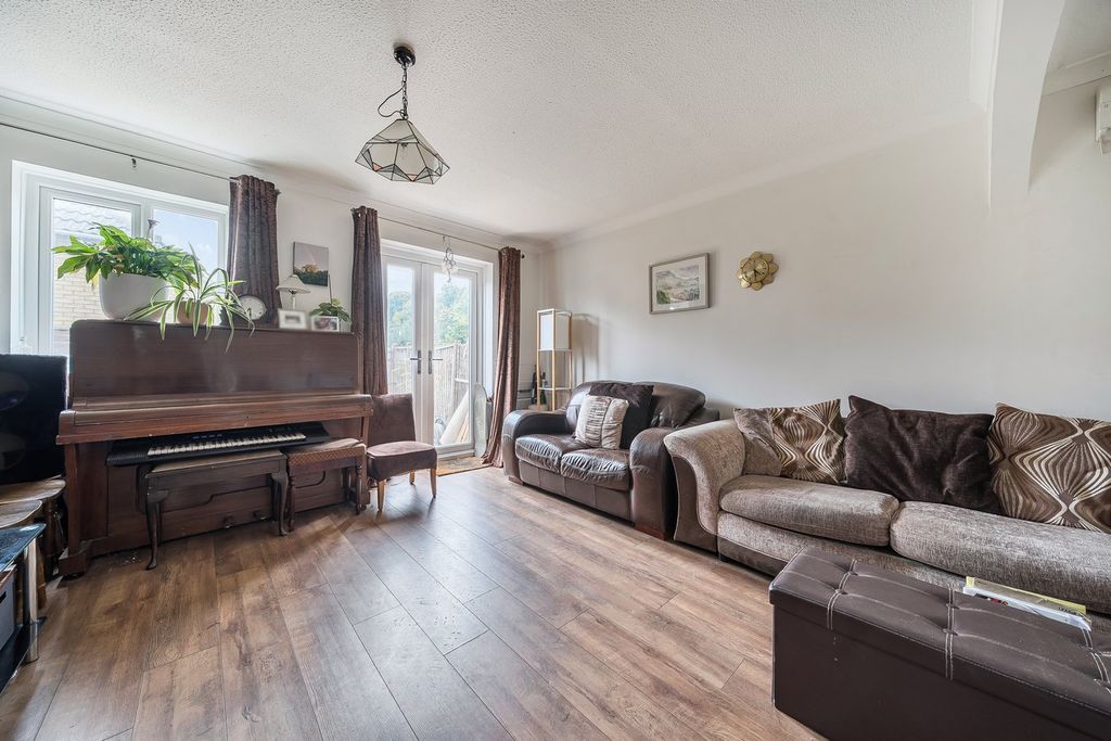 Property photo 3 of 18