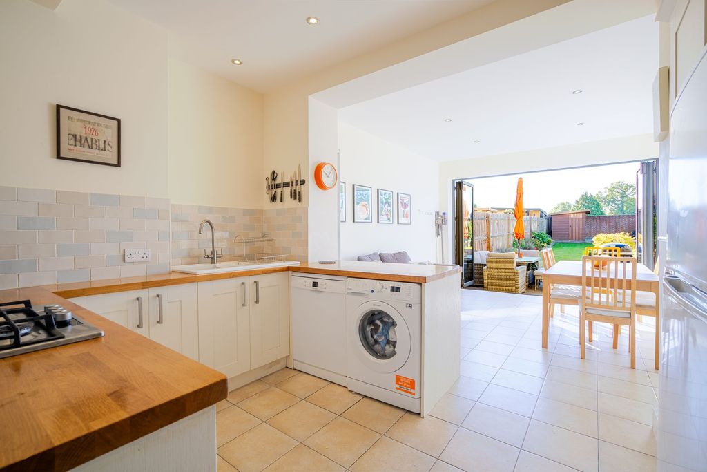 Property photo 3 of 11