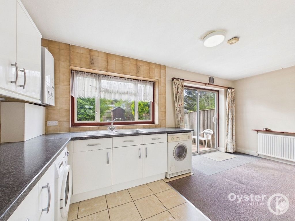 Property photo 3 of 15 Kitchen