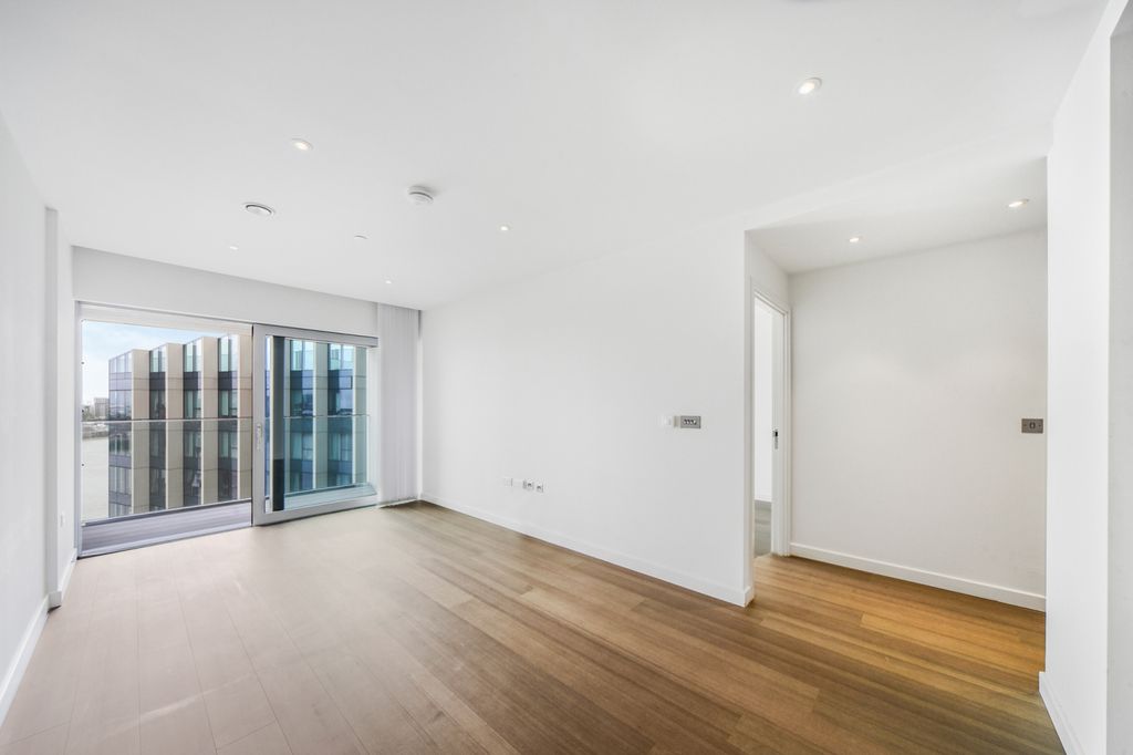 Property photo 1 of 18 Living Area