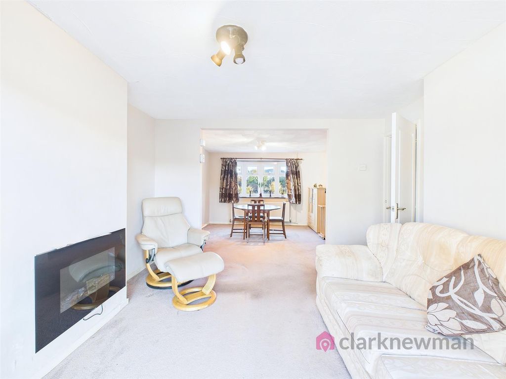 Property photo 3 of 21 Living Room