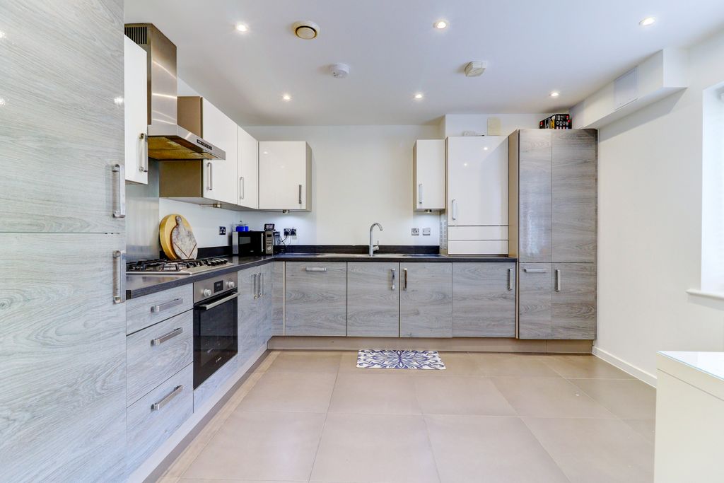 Property photo 3 of 17 Picture No. 13