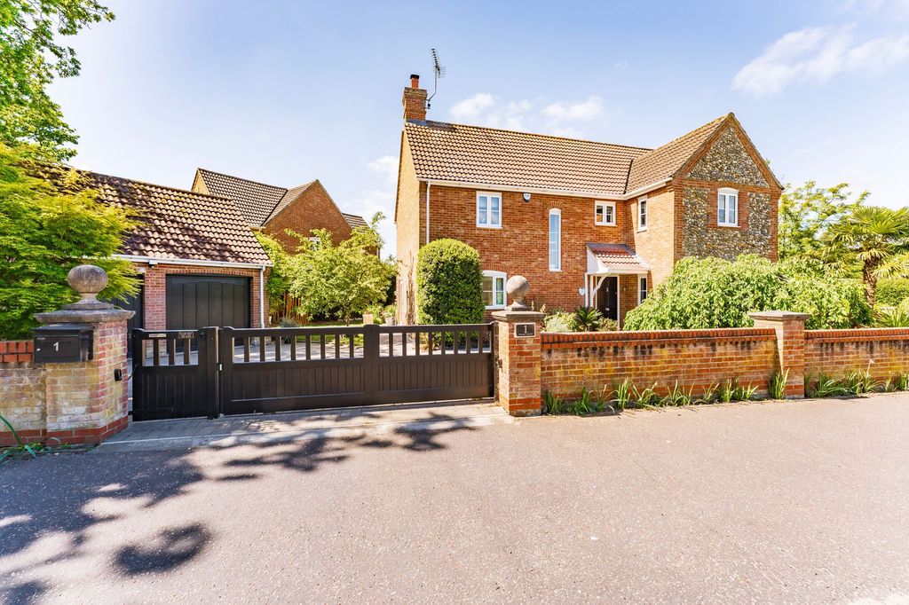 Property photo 1 of 31