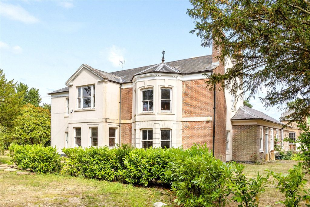 Property photo 1 of 22 Cowfold Lodge