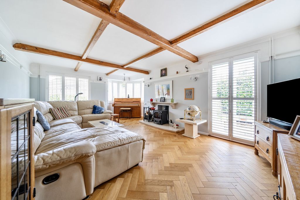 Property photo 3 of 16 Sitting Room