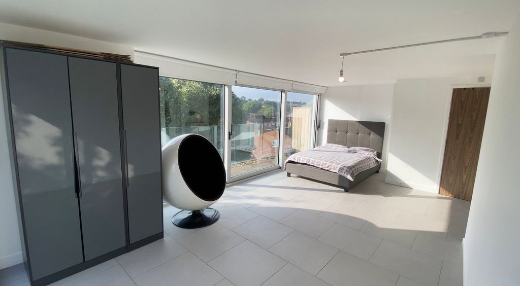 Property photo 2 of 13 Room F. En Suite + Terrace