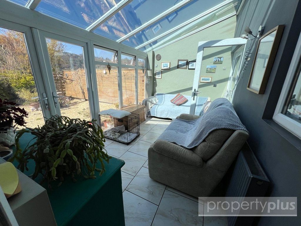 Property photo 2 of 23 Picture No. 12