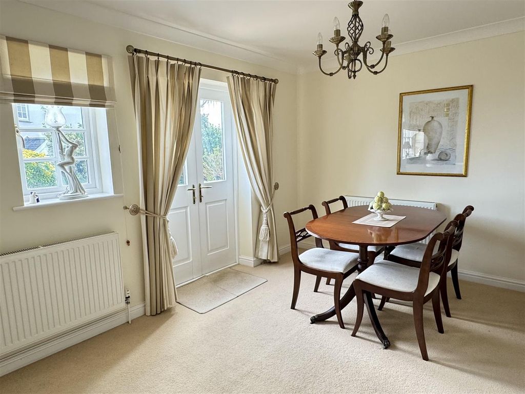 Property photo 3 of 43 Dining Room