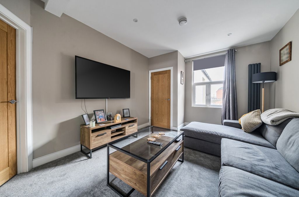 Property photo 3 of 11 1433397-17-69c187...