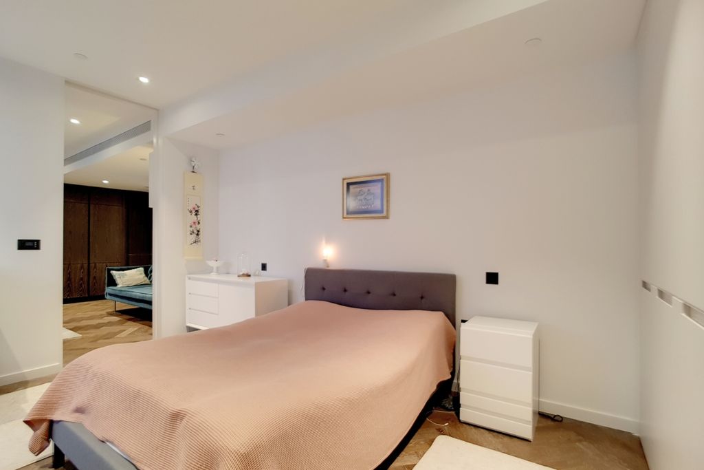 Property photo 3 of 16 8_Bedroom_1