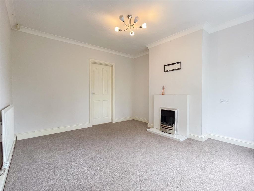 Property photo 3 of 15 Living Room