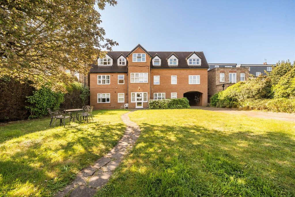 Property photo 2 of 11
