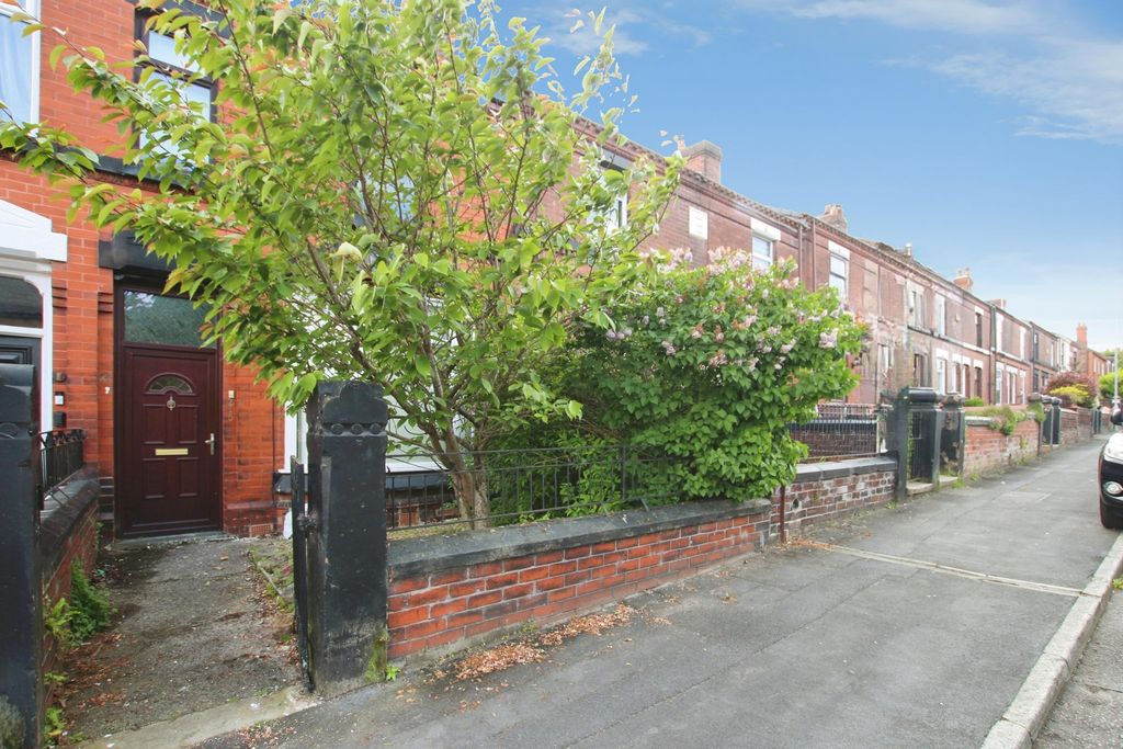 Property photo 1 of 11